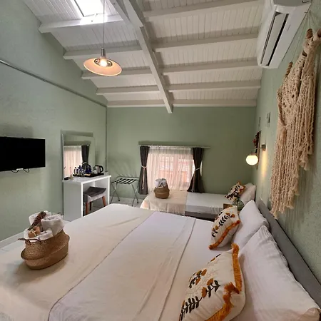 Hanole Macaron בית הארחה Ayvalı