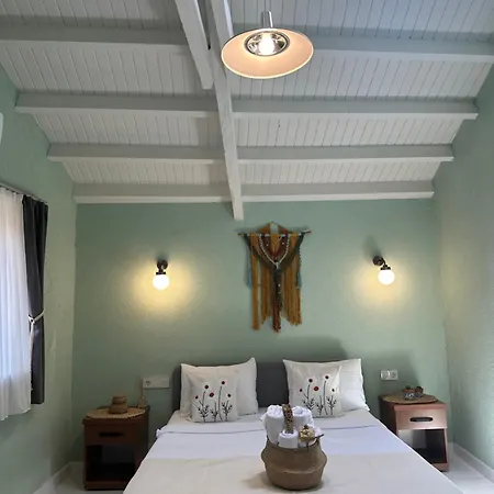 Hanole Macaron בית הארחה Ayvalı